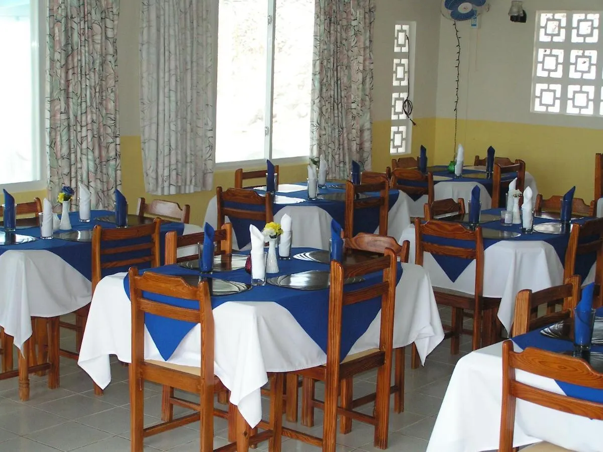 Round Rock Apartments On Sea Ltd 크리스트 처치 3*,  바베이도스